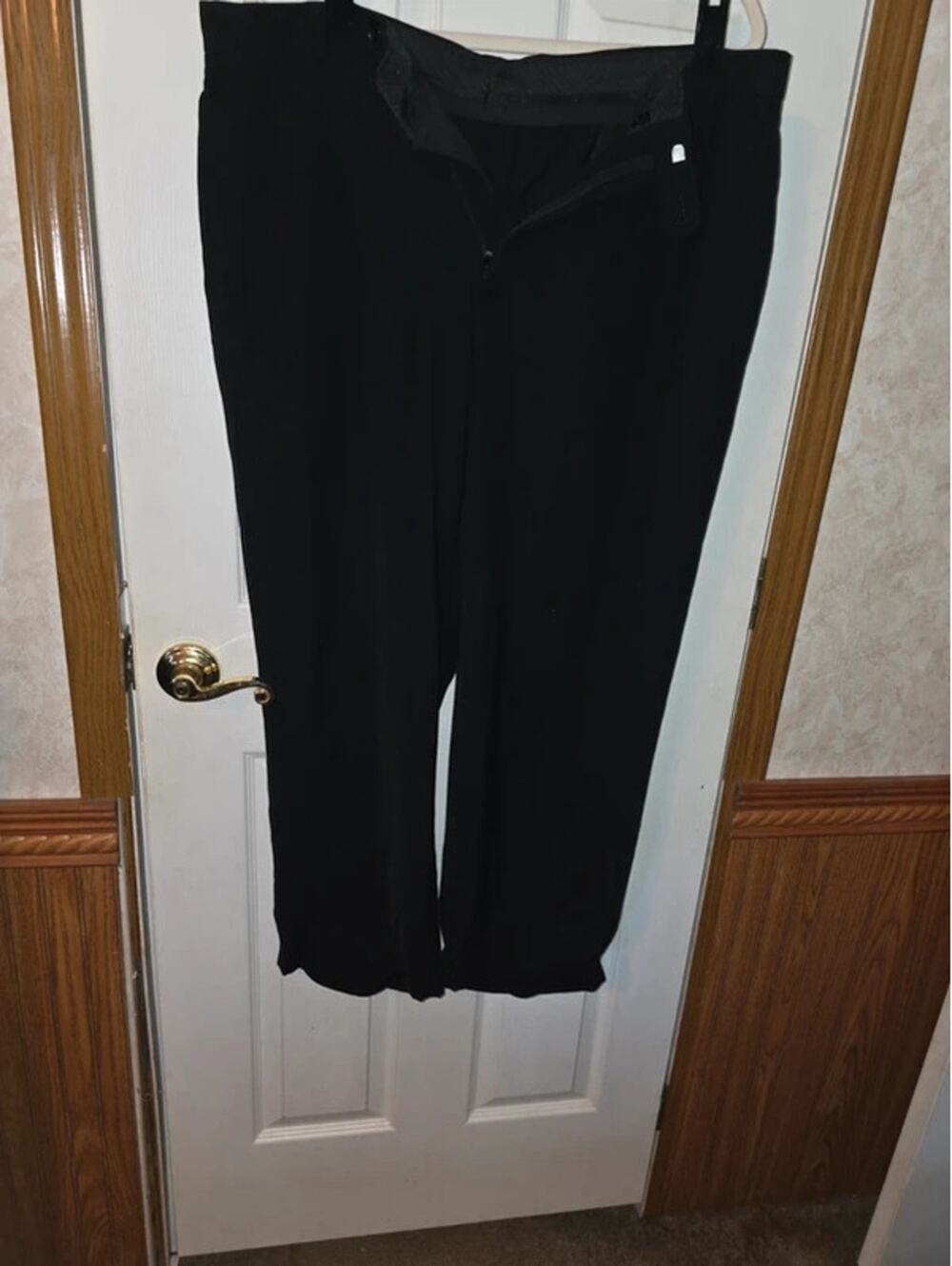 Haggar Mens Pleated Front Black Dress Pants Slacks 38x30 Cuffed